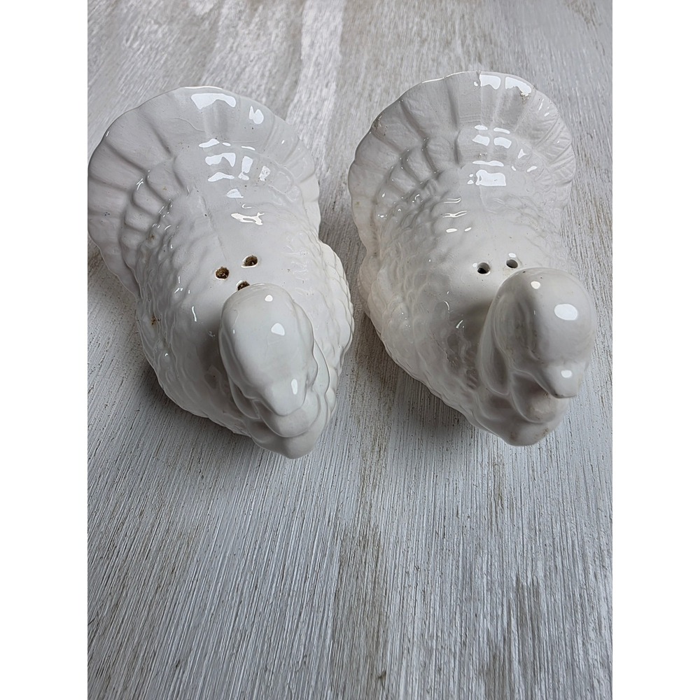 Vintage White Ceramic Turkey Salt and Pepper Shaker Set Thanksgiving Decor